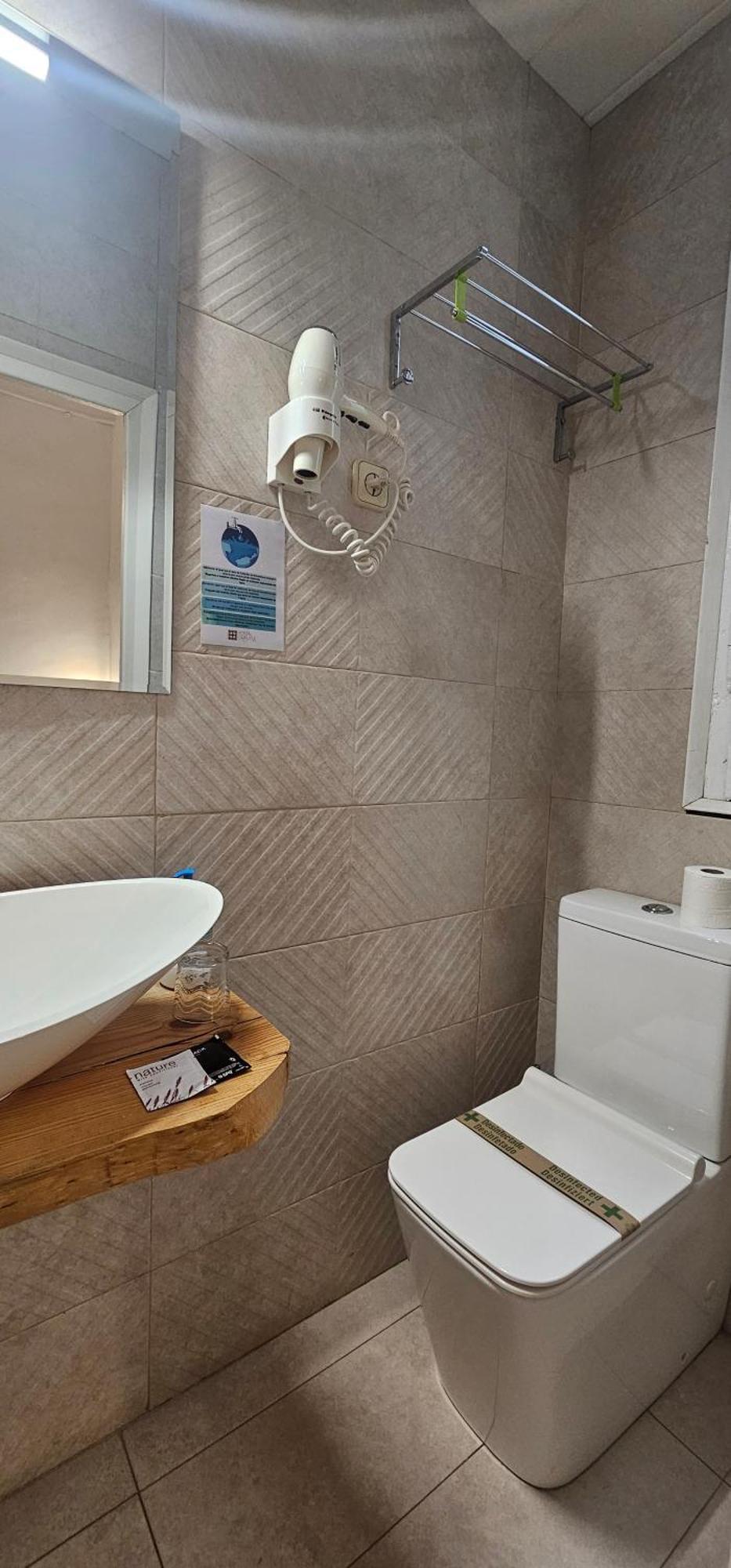 Hostal Eixample Барселона Экстерьер фото
