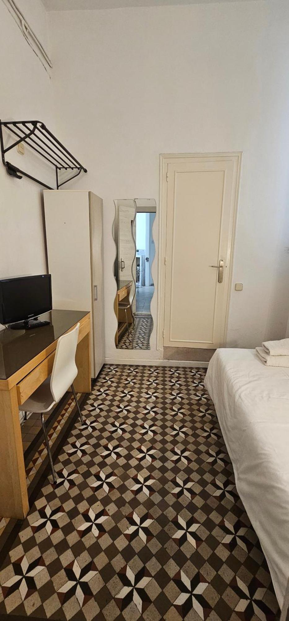 Hostal Eixample Барселона Экстерьер фото